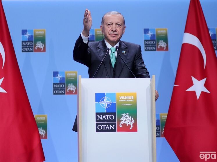 "Сначала РФ возмутилась". Эрдоган рассказал, почему Турция передала Украине командиров защитников Мариуполя