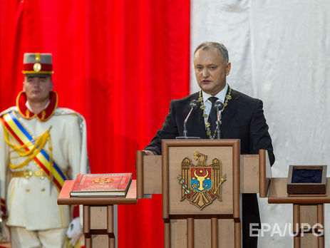 Президент Молдовы лишил гражданства бывшего президента Румынии