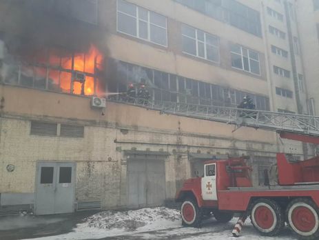 Во Львове горел завод 