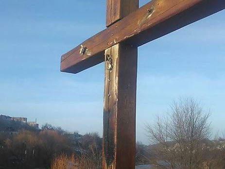 Полиция установила причастных к повреждению распятия Христа в Умани