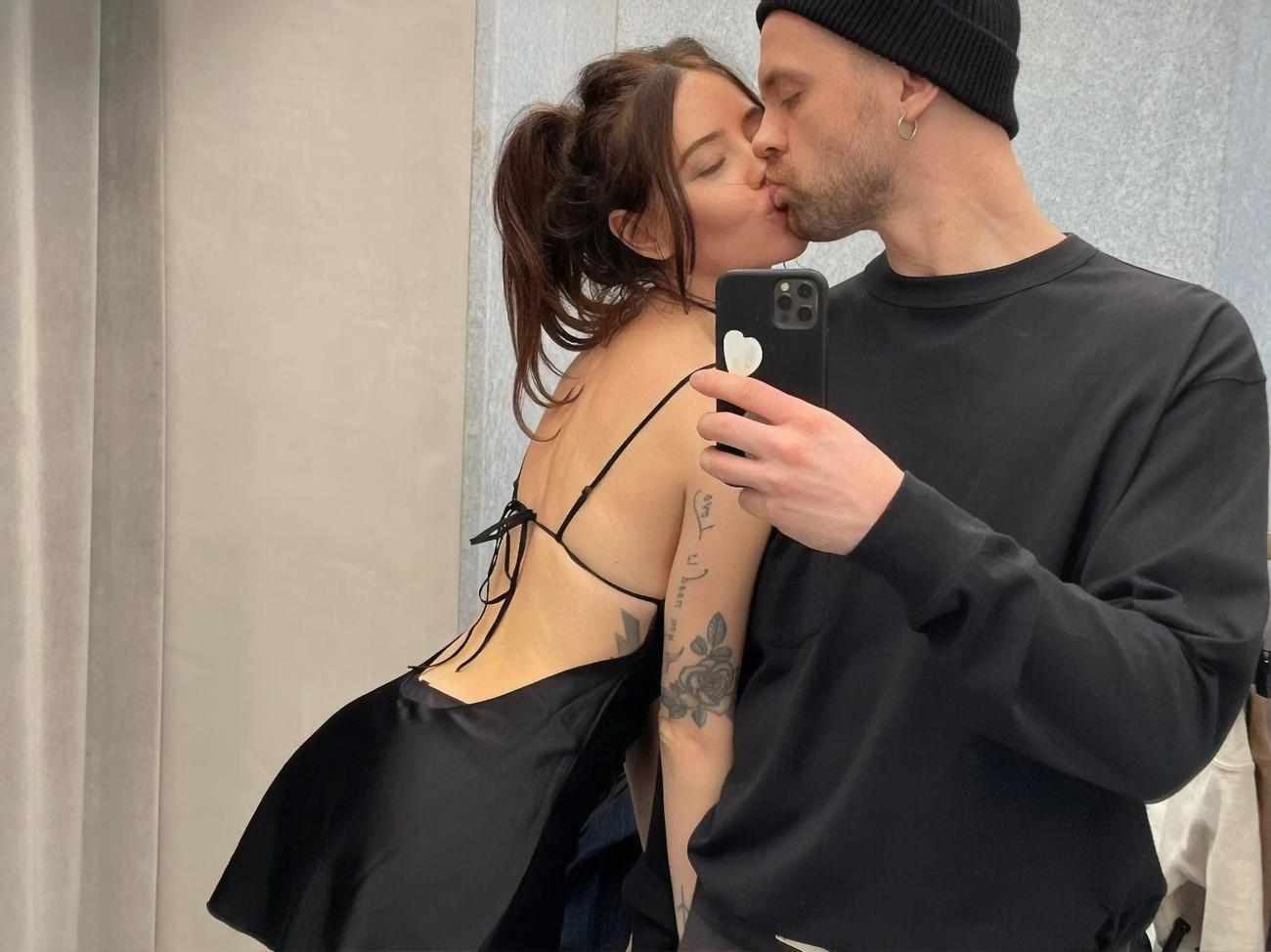 Member 22 онлайн режимінде қараңыз Порно жылан пискаға кіріп кетті