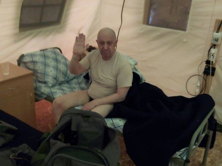 "Шойгу, Герасимов, где мои штаны?" В соцсетях шутят над фото Пригожина без штанов в палатке