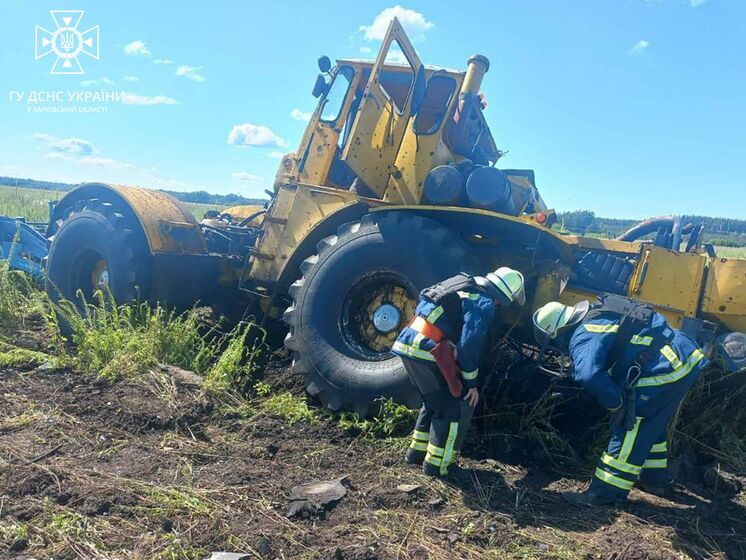 У Харківській області трактор підірвався на міні, постраждав тракторист – ДСНС