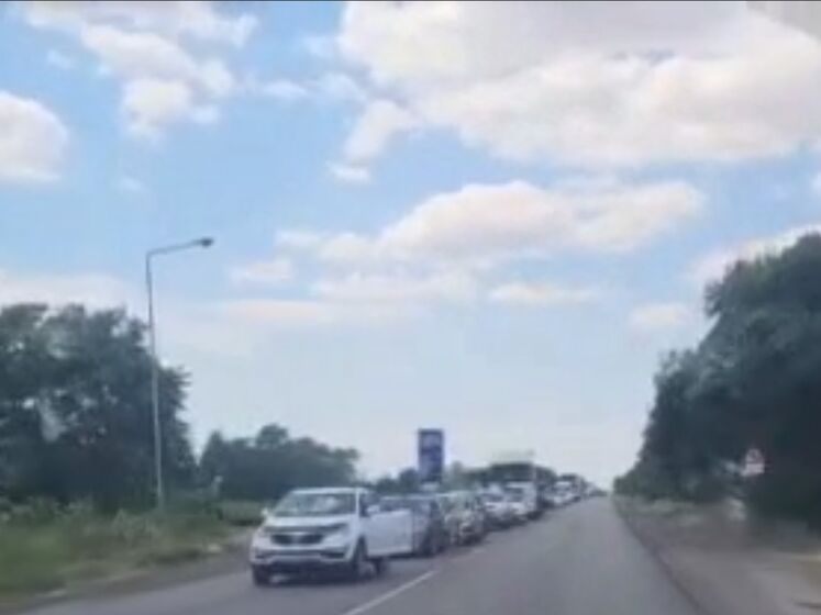 РосСМИ: После взрывов на Крымском мосту в оккупированной части Херсонской области образовалась пробка длиной более 5 км. Видео