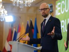 Яценюк: Украина выставила Путина как голого короля, опустив его в глазах тех, кто раньше смотрел на него, как на определенную мировую альтернативу