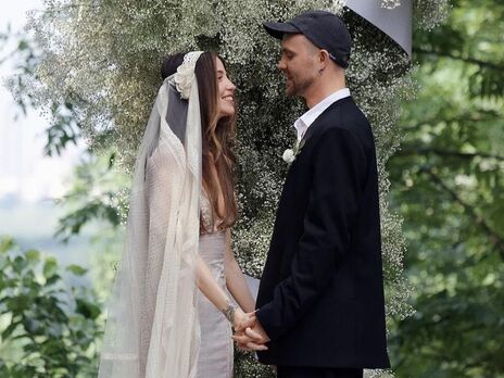 У мережі показали нові весільні фото Дорофєєвої й Кацуріна