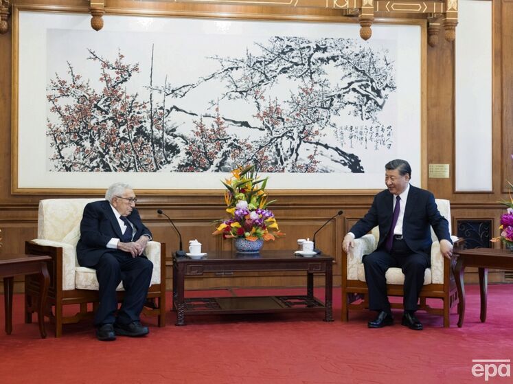 100-летний Киссинджер встретился в Китае с руководством страны, говорили в том числе об Украине. Си Цзиньпин назвал его "старым другом"