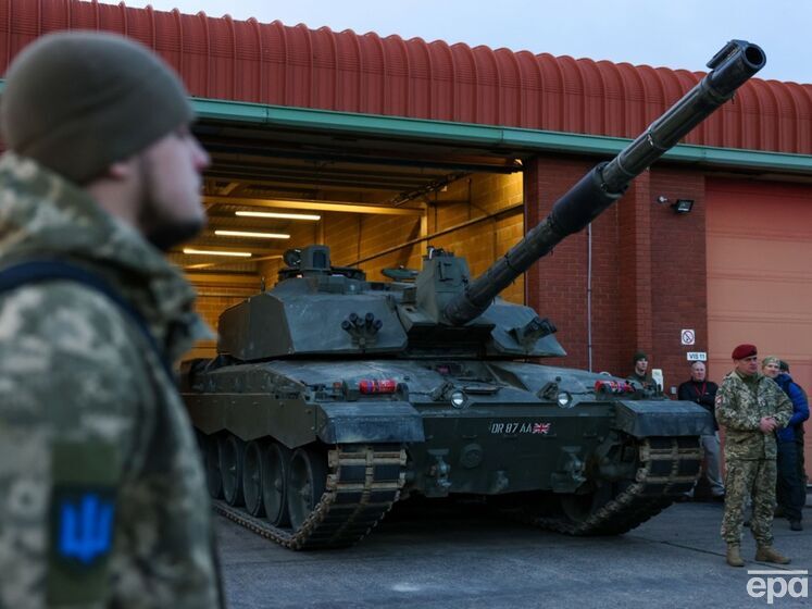 "Зброя перемоги". Десантно-штурмові війська показали британські танки Challenger 2. Відео