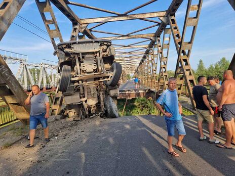 Обрушение моста в Закарпатье. В 