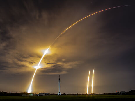 SpaceX запустила в космос самый большой в мире коммерческий спутник