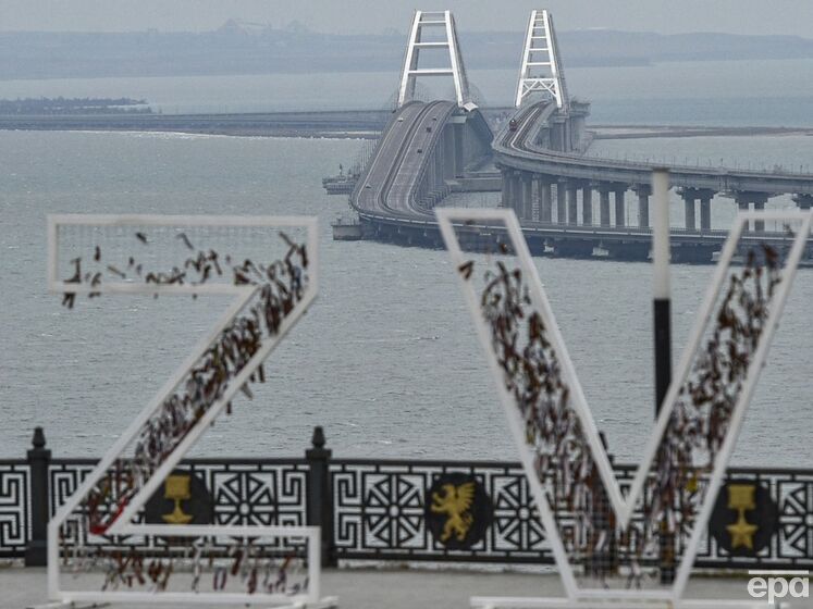 Оккупанты оградили Крымский мост бонами, чтобы спасти его от ударов надводных беспилотников &ndash; росСМИ