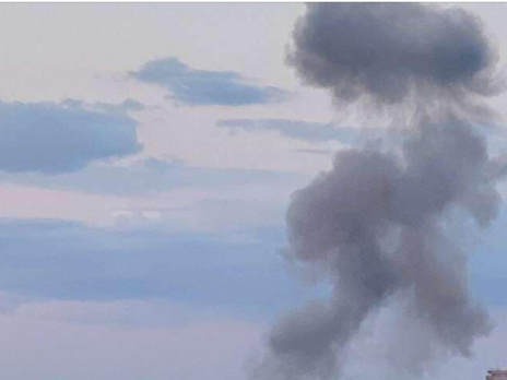 В Симферополе раздалось не менее восьми громких взрывов. 