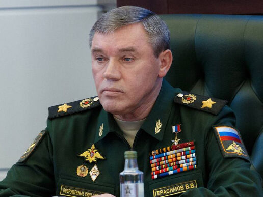В минобороны РФ заявили, что Герасимов якобы приезжал в Украину на передовую "на запорожском направлении". Из видео не понятно, правда это или нет