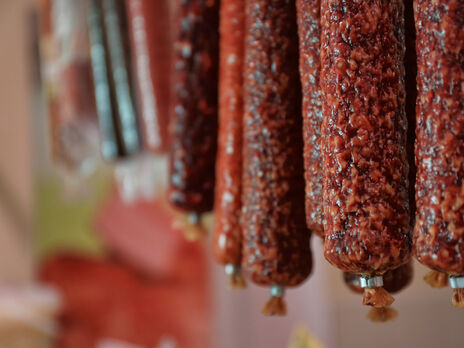 Если капля йода стала синей, не покупайте. Эксперт рассказал, как выбрать в магазине качественную и вкусную колбасу без костей и кожи