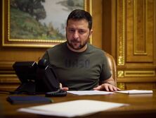 Зеленський про нічну атаку безпілотників: Захищаємося на максимумі наявних сил