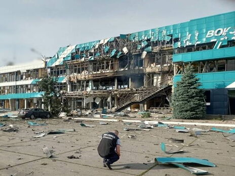 Ночная атака Shahed. РФ обстреляла элеватор и зерновые ангары в Измаиле, разрушено здание морского вокзала. Силы ПВО сбили 11 дронов. Фото, видео