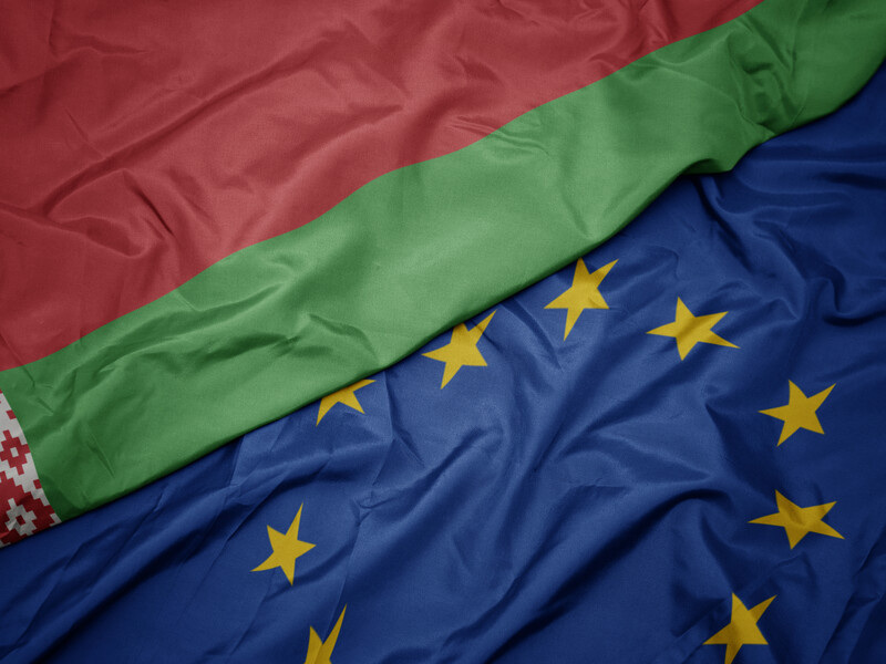 ЄС ввів нові санкції проти Білорусі. Вони розширюють заборону на експорт зброї й боєприпасів