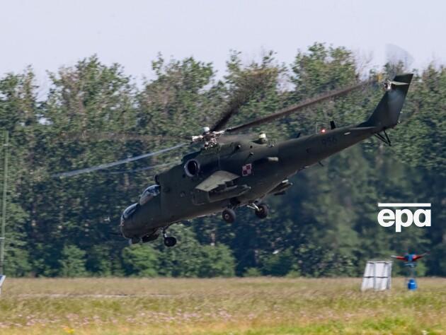 Польша перебросила ударные вертолеты к границе с Беларусью. Они готовы применять оружие 