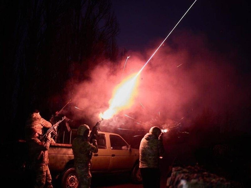 "Один взорвался прямо в воздухе". Украинские пограничники показали видео уничтожения беспилотников оккупантов во время удара по Измаилу