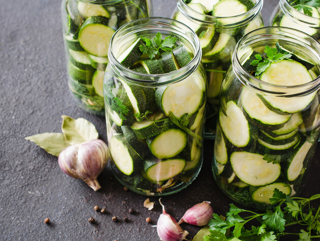 Малосольные цукини. Рецепт от эксперта