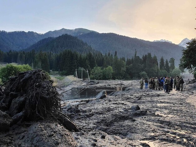 Горный курорт в Грузии накрыла грязевая лавина. Погибли семь человек, более 30 не выходят на связь
