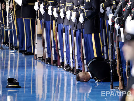 Обама в качестве верховного главнокомандующего попрощался с вооруженными силами США. Фоторепортаж