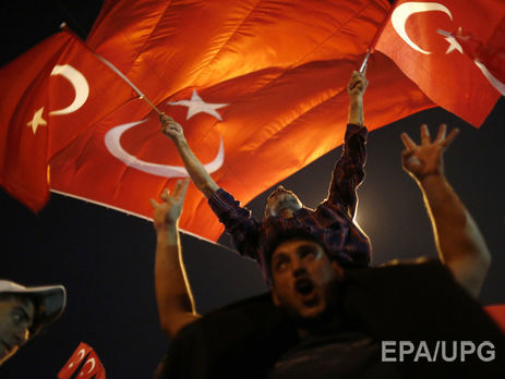 В Турции двух военных приговорили к пожизненному заключению по обвинению в попытке госпереворота