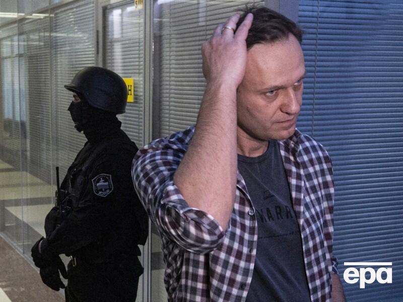 Суд приговорил Навального к 19 годам лишения свободы по делу об "экстремизме"
