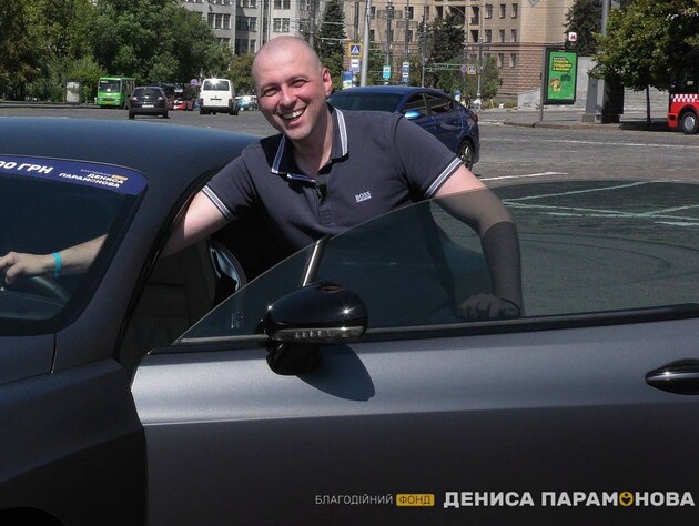 Меценат Денис Парамонов отдал Bentley победителю благотворительной акции