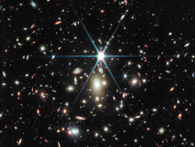 Телескоп James Webb сделал цветное фото самой далекой из известных звезд Вселенной