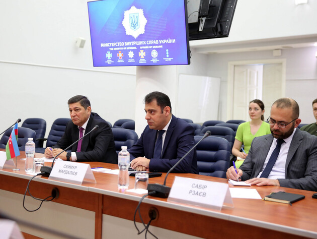 Азербайджан будет проводить тренинги для украинских саперов и помогать в разминировании