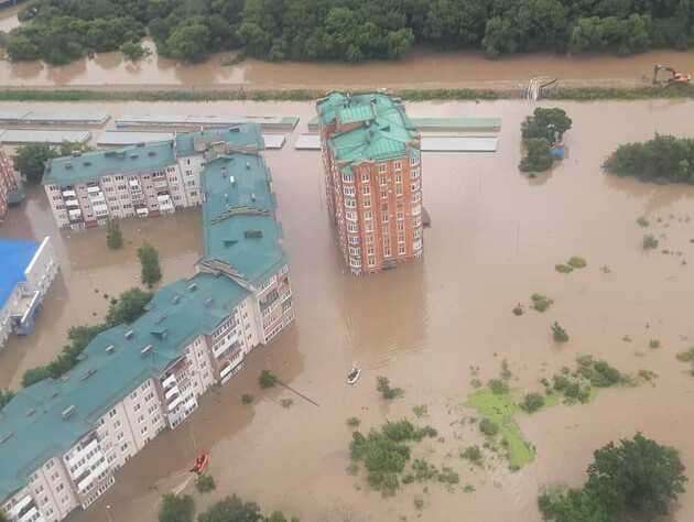 У російському Уссурійську після прориву дамби затоплено будинки й дороги, оголошено евакуацію. Відео