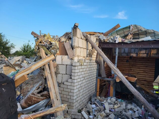 Россияне обстреляли поселок в Харьковской области, погиб мирный житель – ОВА