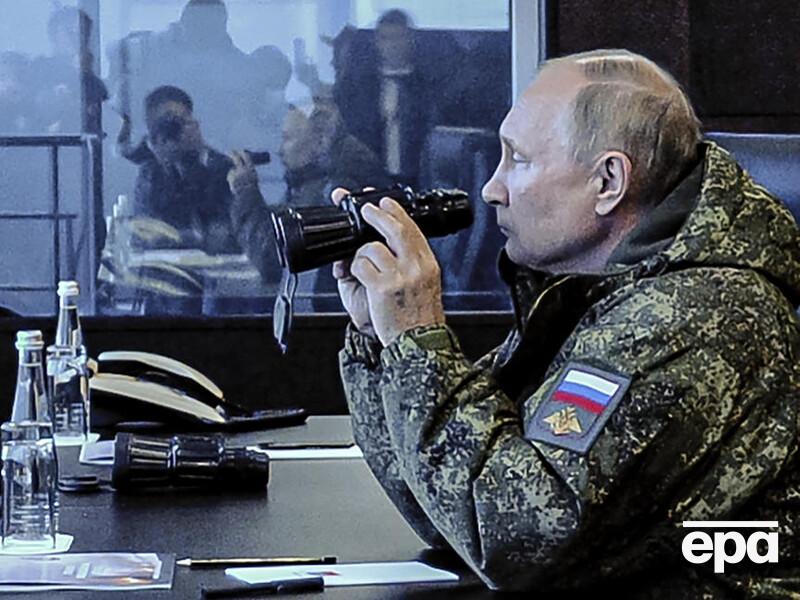 Пионтковский: У Путина нет ядерной кнопки – это метафора. Для этого необходимо участие десятков офицеров, и все сойти с ума одновременно не могут