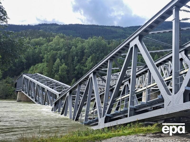 В Норвегии из-за дождей обрушился железнодорожный мост. Фоторепортаж