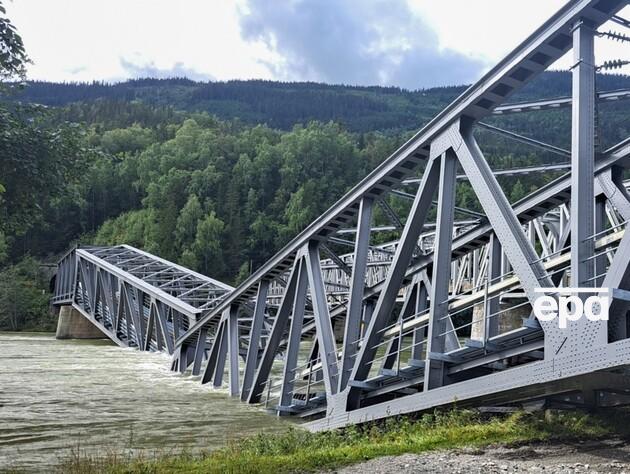 У Норвегії через дощі обвалився залізничний міст. Фоторепортаж