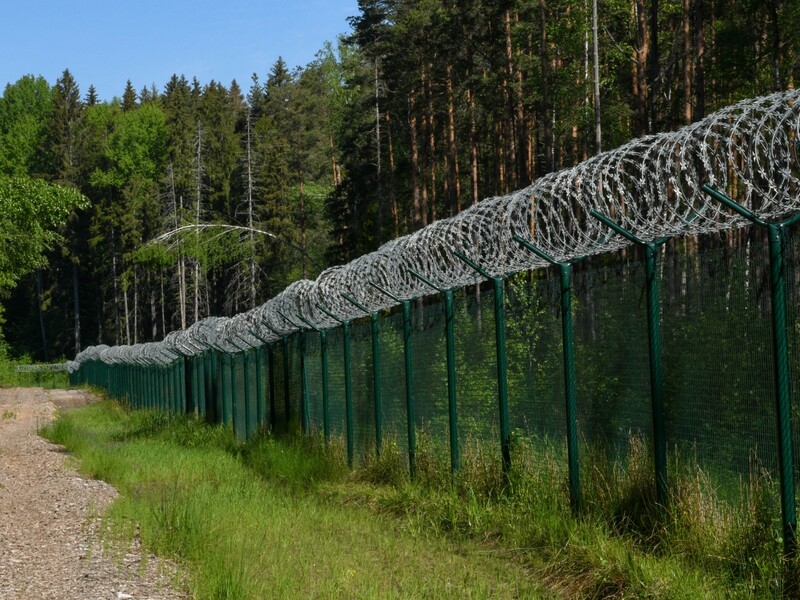 Латвия вызывает из отпусков пограничников из-за "быстрорастущей гибридной угрозы" со стороны Беларуси