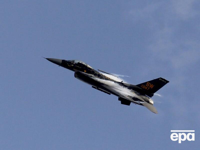 Президент Румунії підтвердив навчання українських пілотів на F-16