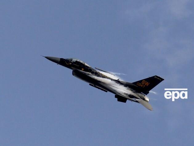 Президент Румынии подтвердил обучение украинских пилотов на F-16