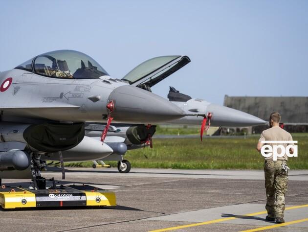 Украинские пилоты начнут обучение на F-16 в конце августа – минобороны Дании