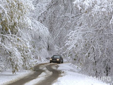 Еще в трех областях Украины ограничили движение автотранспорта из-за непогоды 