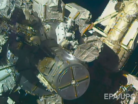 Астронавты МКС впервые в 2017 году вышли в открытый космос. Видео