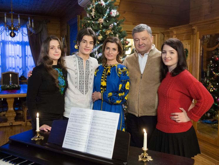 Семья президента Порошенко поздравила украинцев с Рождеством. Видео