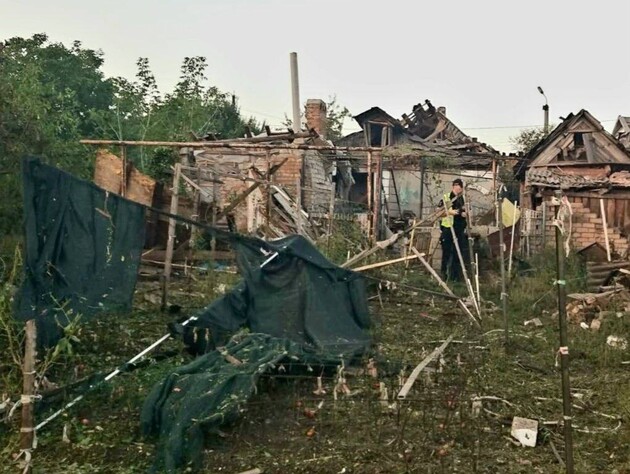 Погибшие в Подольском и Преображенке, раненые в Херсонской области. В Кривом Роге ракета оккупантов повредила 20 частных домов, в Запорожье – многоэтажки. Сводка ОВА за сутки 