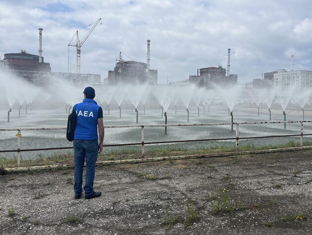 Эксперты МАГАТЭ еще ожидают от оккупантов доступа на крыши четырех энергоблоков ЗАЭС. Ранее обнаруженные на станции мины остались на месте