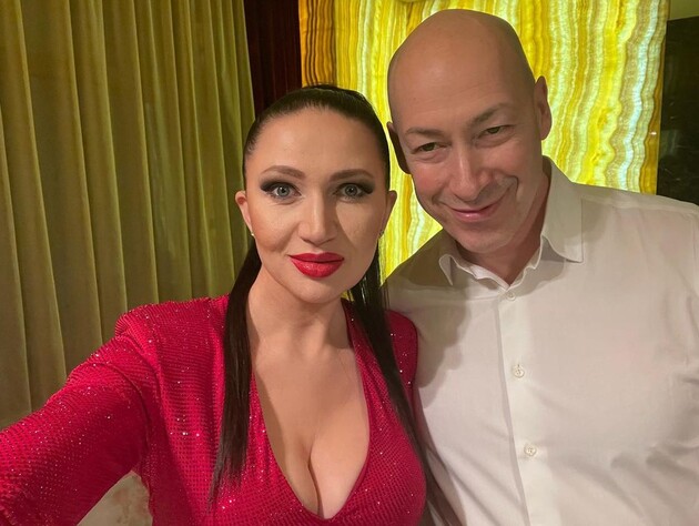 Зеленський віддає Бєлгород, атака на російські аеродроми, зникнення Пєскова, дрони з клешнями. Стрим Бацман із Гордоном. Трансляція