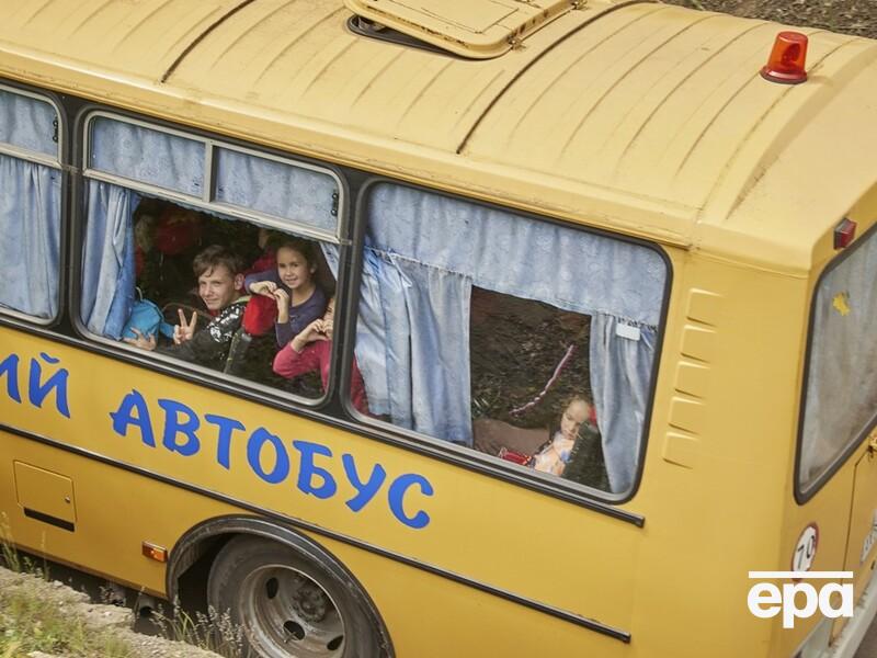 К переселенцам тепло относятся 85% украинцев, к жителям ОРДЛО – 22% – опрос