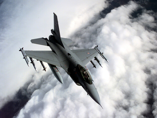 Норвегія третьою серед країн НАТО передасть Україні винищувачі F-16 – ЗМІ
