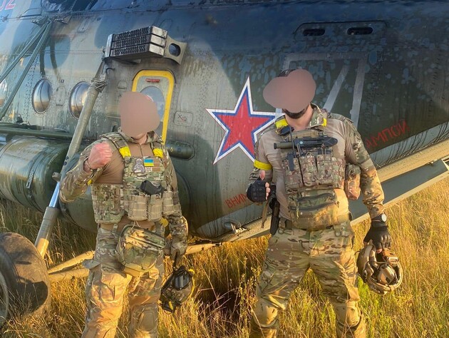 ВСУ показали новые фото с вертолетом Ми-8, пилота которого завербовала украинская разведка, и рассказали подробности операции 