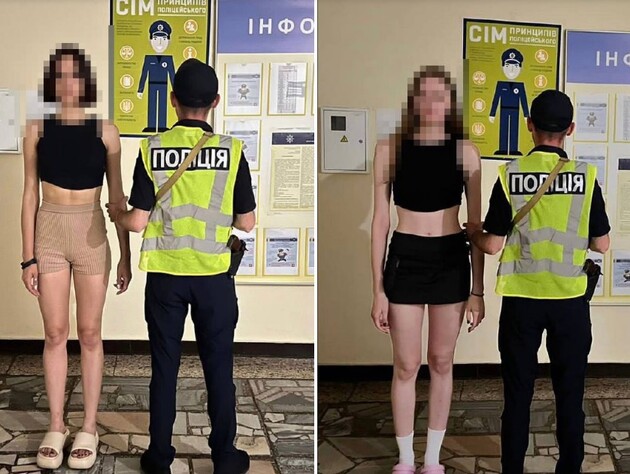 В Киеве полиция задержала двух сестер, которые выставили в соцсети видео своего танца возле могил защитников Украины. Они уже извинились, объяснив, что были на могиле отца